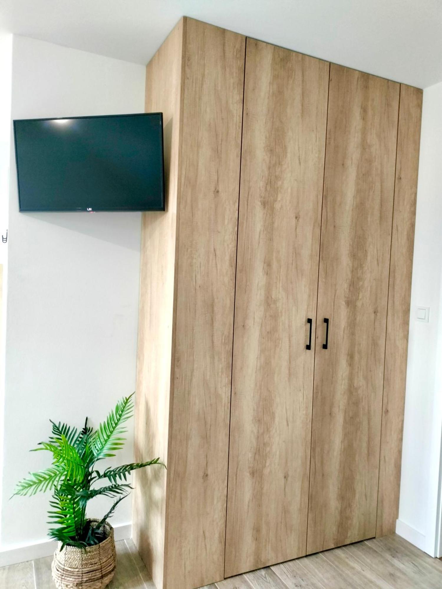 Agroturystyka Jodlowa - Rodzinne Apartamenty W Centrum Gor Swietokrzyskich - Sala Zabaw, Zwierzeta, Bilard Krajno-Zagorze Екстер'єр фото